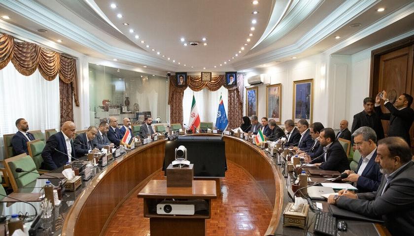 ئێران و عێراق جەخت لە سەر چارەسەرکردنی کێشەکانی هەناردەی غاز و داواکارییە داراییەکان دەکەنەوە