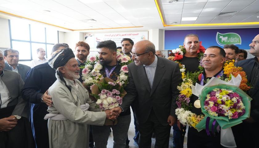 طلاییهای کرمانشاه از هند بازگشتند | استقبال استاندار از قهرمانان جهانی پارادوومیدانی