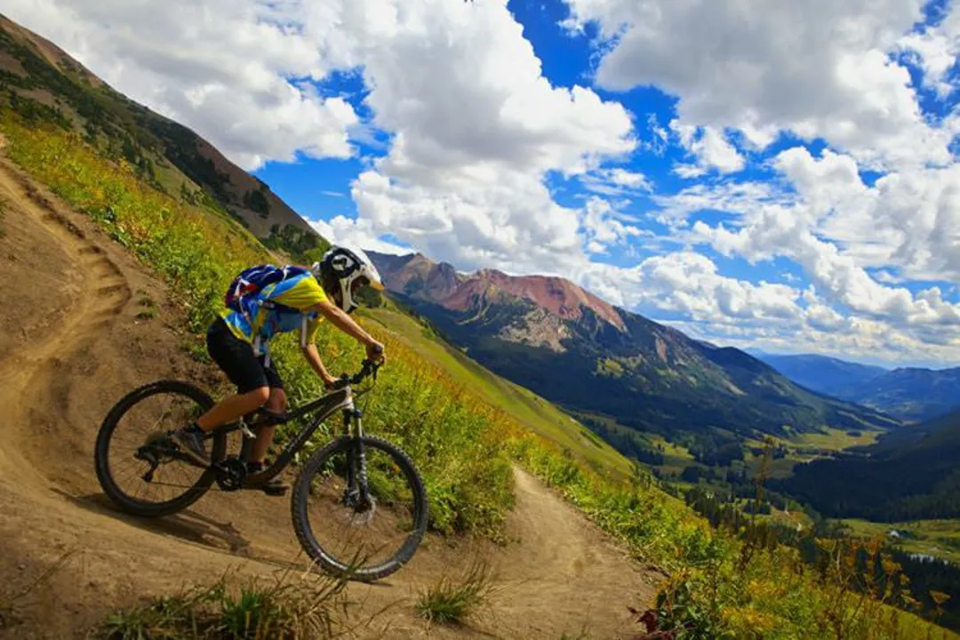 تشکیل میز گردشگری ورزشی در کرمانشاه/ کرمانشاه ظرفیت تبدیل به قطب گردشگری ورزشی چهار فصل را دارد