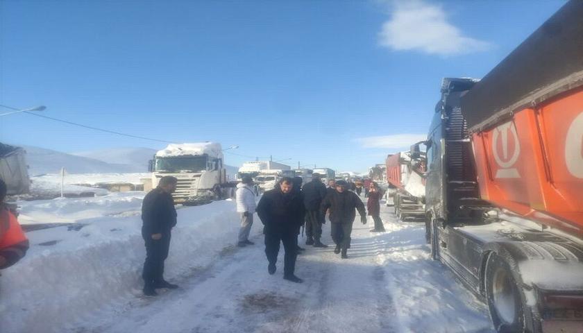 مسدود شدن راه ارتباطی ۴۰۰ روستای کردستان؛ تمام مدارس و دانشگاه‌های استان فردا چهارشنبه، دورکار شدند