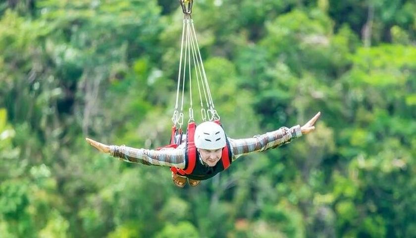 اولین زیپ‌لاین کرمانشاه در تاق‌بستان راه‌اندازی شد