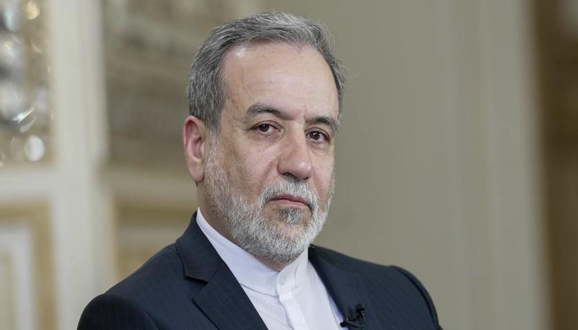 عێراقچی زنجیرەیەک پەیوەندیی تەلەفۆنی لەگەڵ وەزیرانی دەرەوەی وڵاتانی ناوچەکە ئەنجام دەدات