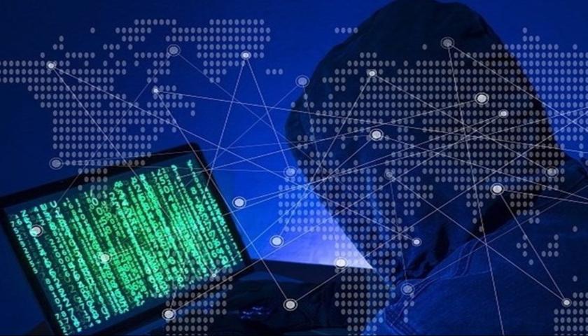  وۆڵ ستریت جۆرناڵ پشتڕاستی کردەوە؛ سەدان بەرپرسی سیاسی و سەربازیی ئەمریکی بوونە ئامانجی هێرشە ئەلیکترۆنیەکانی ئێران