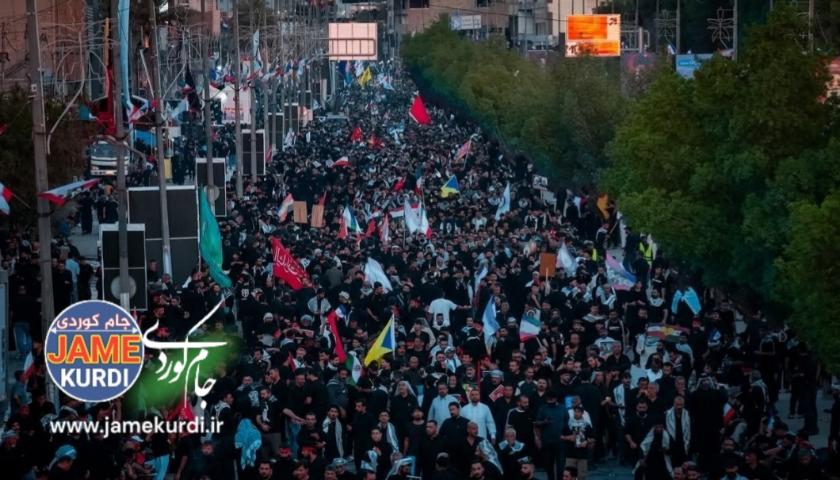 کوفە دروشمە توڕەییەکان دەڵێتەوە دژ بە ئەمریکا و ئیسرائیل لەکاتی بەڕێکردنی تەرمی ئایەتوڵا خامنەیی