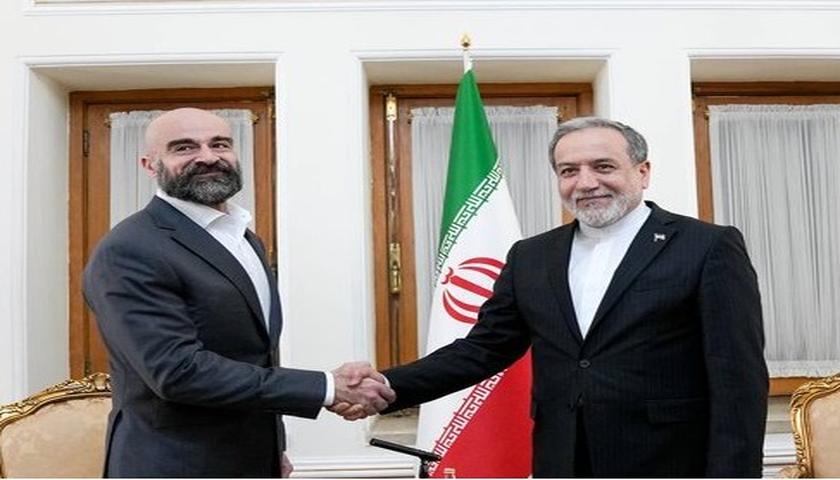 کۆبوونەوەی بافڵ جەلال تاڵەبانی لەگەڵ وەزیری دەرەوەی ئێران