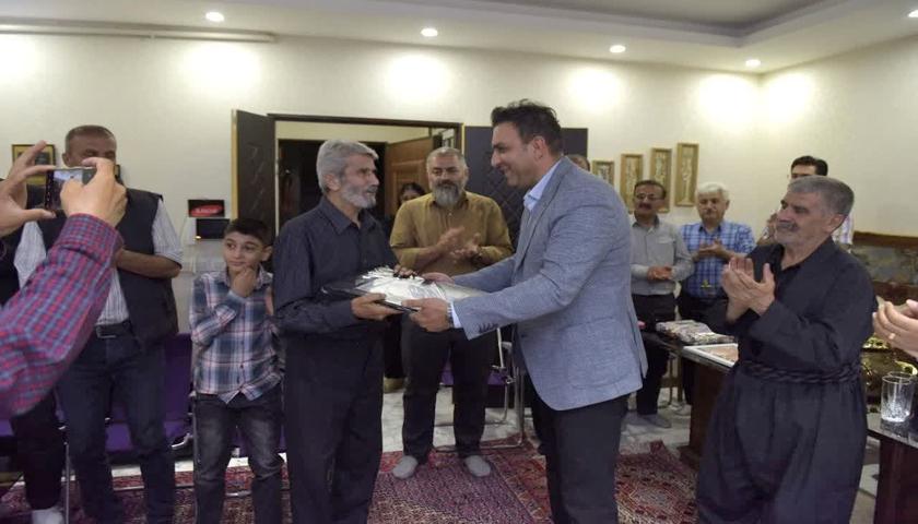 تجلیل از ایرج بهرام نژاد» ادیب، گوینده و مجری پیشکسوت کردستانی