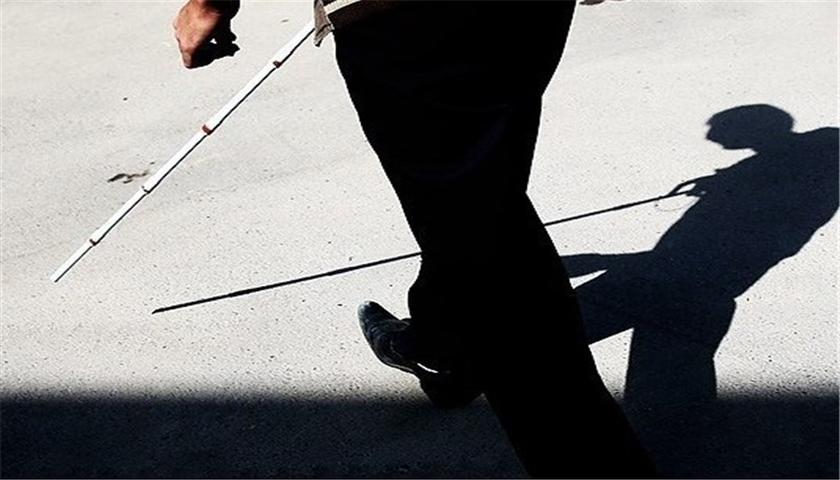 علی پروین، اولین نابینای فارغالتحصیل سخنرانی حرفهای در کشور: مسئولین مطالبات افراد معلول را جدی بگیرند