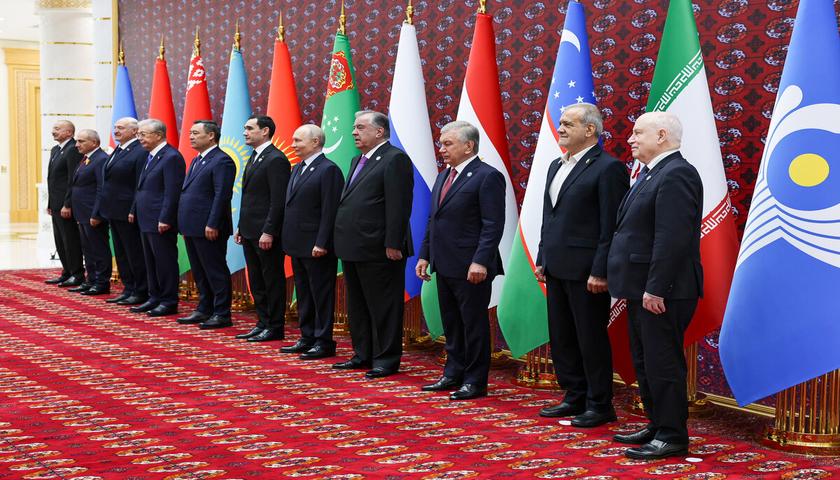 ئێران لە گەمارۆدایە یان گەمارۆ لە بنبەستی ئێراندا؟