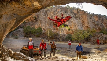 برگزاری تمرین عملیاتی تیم‌های واکنش سریع و کوهستان هلال احمر ۱۱ استان کشور در کرمانشاه