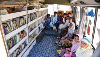 رئیس سازمان مدیریت و برنامه‌ریزی : تأمین خودروهای کتابخانه سیار در دستور کار است