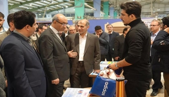 استاندار کرمانشاه در حاشیه بازدید از نمایشگاه هفته پژوهش: محصولات جوانان ما رقیب جدی خارجی‌هاست