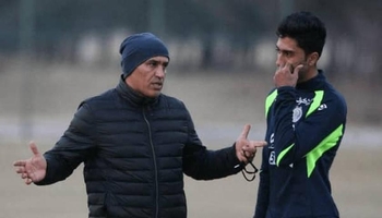 یاریزانێکی ئیستقلال پەیوەندی بە مەنسووریانەوە گرت لە عێراقدا