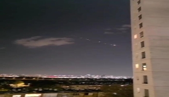 ڤیدیۆ؛ موشەکێکی زەبەلاحی ئێران لە ئاسمانی ئیسرائیل