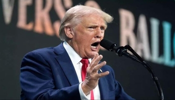 بەرپرسێکی ئەمریکی: تڕەمپ وەک سەگێکی هار تینووی خوێنە