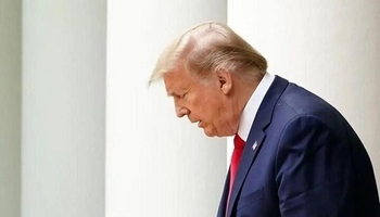 بەهۆی ناڕەزایەتیی هاووڵاتییان لە جەنگی ئێران؛ ئاستی جەماوەریی ترەمپ، گەیشتە نزمترین ئاست