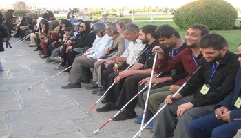 نقش آفرینی با چشم دل | روشندلان کرمانشاه ثابت کرده‌اند برای ساختن جامعه، بینایی تنها شرط نیست