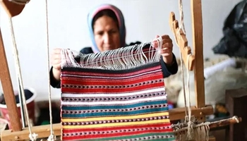 اربعین به کام هنرمندان کرمانشاه؛ صنایع‌دستی استان ۵۰ میلیارد ریال فروش رفت