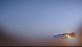 هێرشی ئەرتەشی ئێران بۆ سەر بنکەکانی ئەمریکا لە بەحرەین و ئیمارات بەردەوامە