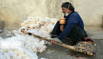 لە ماتەمینی ئەو دەستانەی شاریان دروست دەکرد